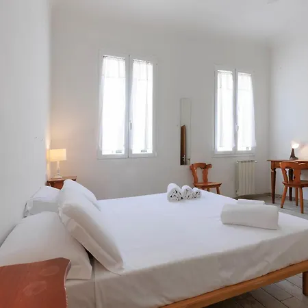 Serragli Deluxe Apartment *